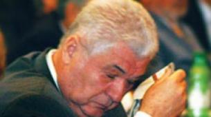 Voronin trebuia să răspundă azi la întrebările deputaților vizavi de incidentul de la Fălești.