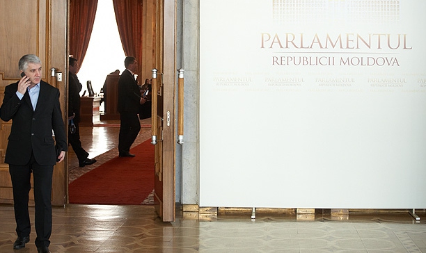 Partidul Comuniştilor cere organizarea unei sesiuni extraordinare a parlamentului la care să fie pusă în discuţie demiterea procurorului general Valeriu Zubco.