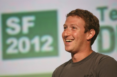Акции Facebook выросли в цене почти на 14 процентов.