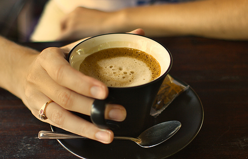 Cercetătorii au descoperit că băutorii de cafea prezentau un risc mult mai mare de a suferi de glaucom exfoliant.