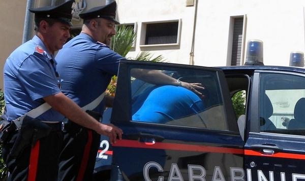 Forțele de ordine din Italia l-au arestat imediat, iar acum acesta se află în arest la domiciliu.