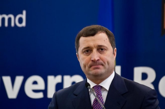 Бывший премьер-министр Владимир Филат считает, что Конституционный суд (КС), которому предстоит высказаться по поправкам в законы, "оказался перед сложным выбором".