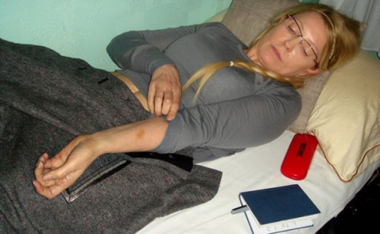 Totodată, a fost inculpată pentru complicitate în asasinarea unui deputat în 1996.