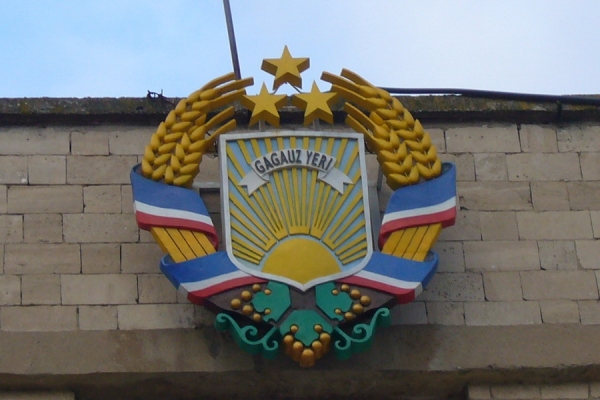 "Недостаточное развитие автономии вызвано агрессивной российской контркультурой".