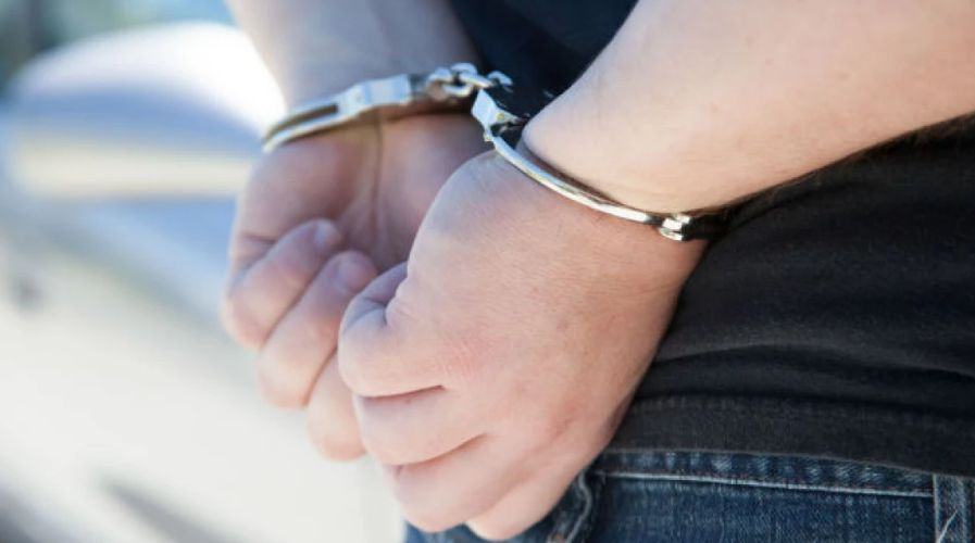 Житель Унгенского района изнасиловал свою парализованную бабушку.