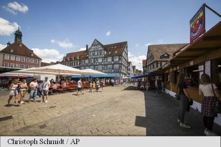 Ciocniri violente și agresiuni sexuale în timpul unei sărbărori populare în Germania. Foto: Agerpres