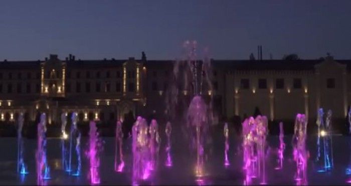 Primul havuz muzical și multicolor, inaugurat. Foto: unimedia