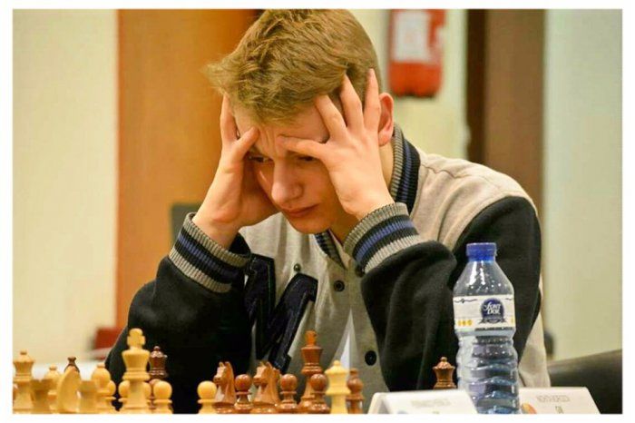 Никита Морозов успешно стартовал на Чемпионате мира по шахматам среди юниоров.