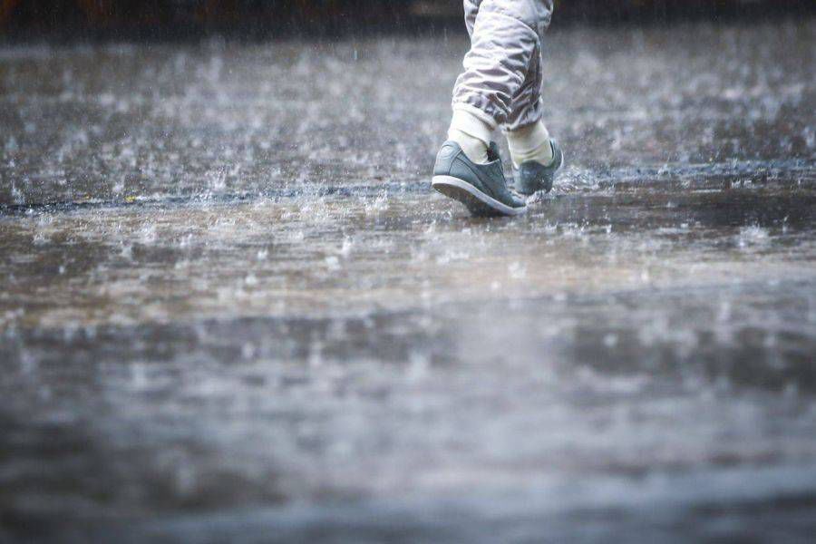 Weekendul vine cu vreme ploioasă, dar și temperaturi generoase. Foto: libertatea.ro