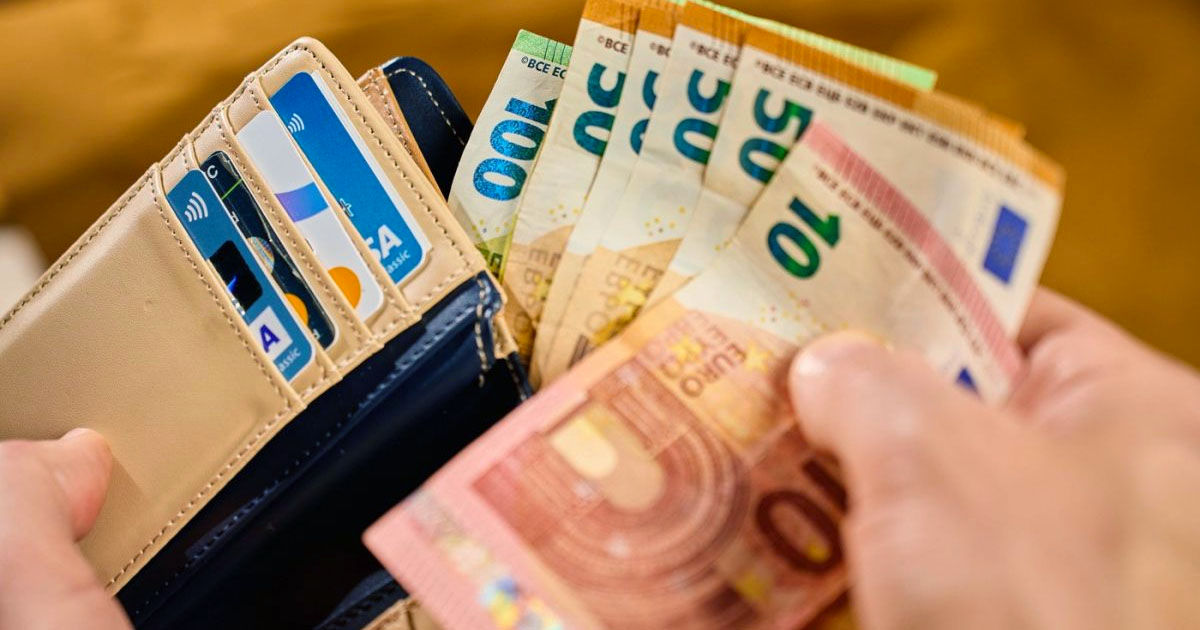 Slovenia va introduce în Constituţie dreptul de a utiliza bani în numerar.