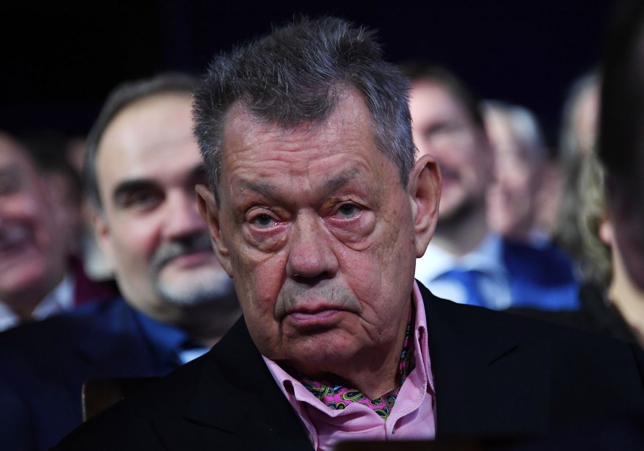 Николай Караченцов госпитализирован после аварии под Москвой.