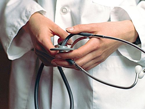 Serviciile medicale in policlinici pentru persoanele care nu au polita de asigurare medicala, s-au scumpit.