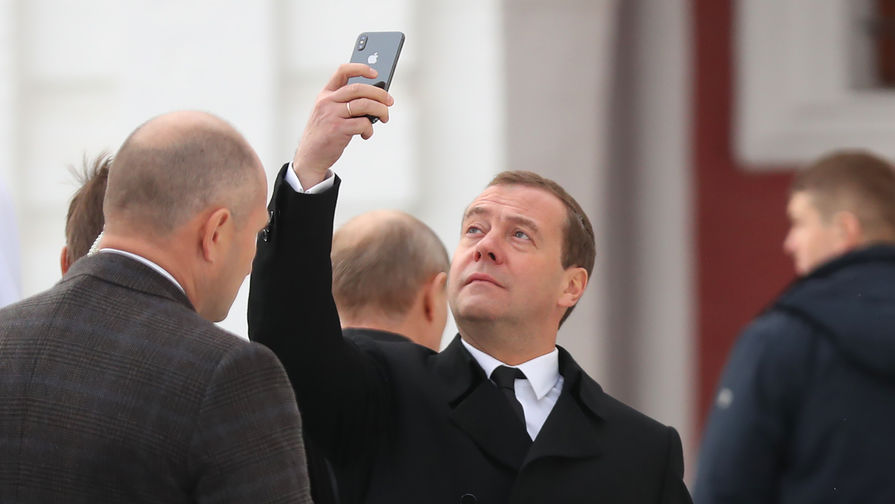 По словам собеседников газеты, требование связано с соображениями безопасности. 
