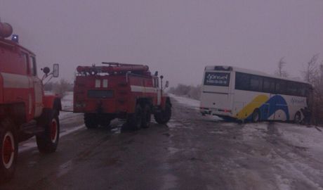 Un autobuz cu 65 de pasageri la bord, de pe ruta Chişinău-Kiev, a derapat de pe traseu.