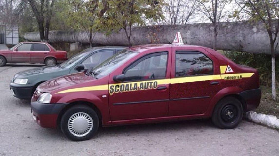 НИП призывает водителей уважать учеников автошкол. 
