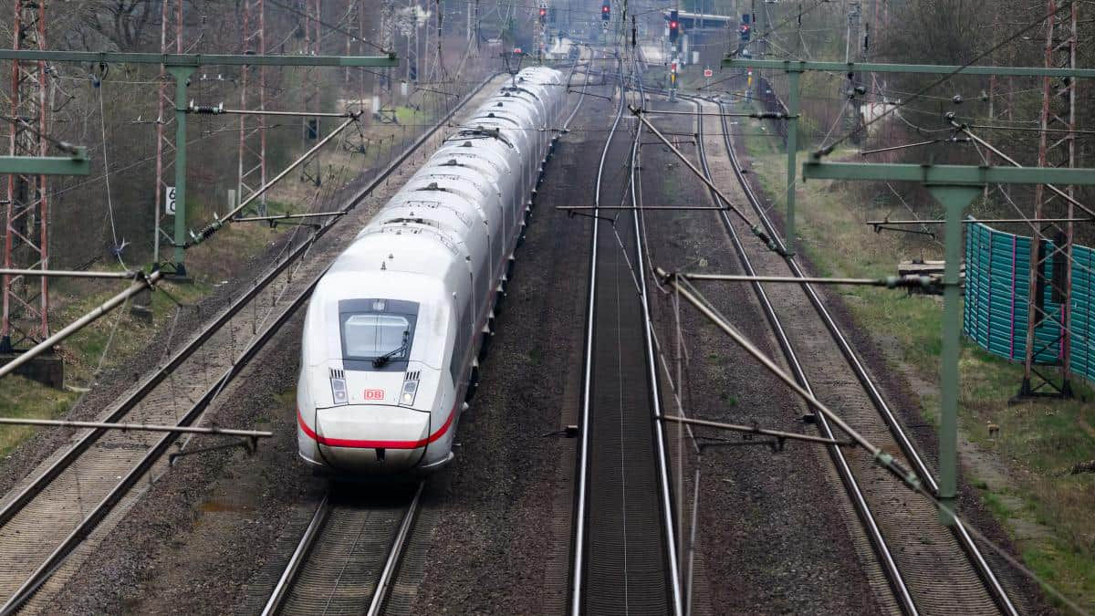 Deutsche Bahn договорился с железнодорожниками о прекращении забастовок.