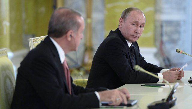 Российский и турецкий президенты Владимир Путин и Реджеп Тайип Эрдоган провели телефонный разговор.