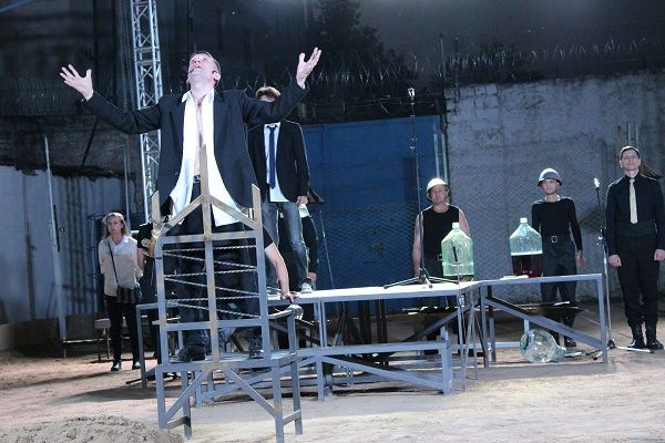 Проект „лечебного театра” для осужденных на пожизненное заключение продолжат.
