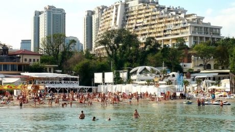 Plajele au fost închise pentru că exista pericol de contaminare din cauza ploilor din ultima perioadă. Foto: buardian.blogspot.com
