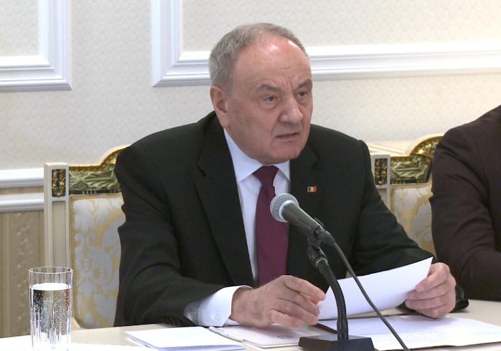 Președintele a spus că procedează astfel pentru a nu devia de la subiect și a face declarații în plus, notează NOI.md.