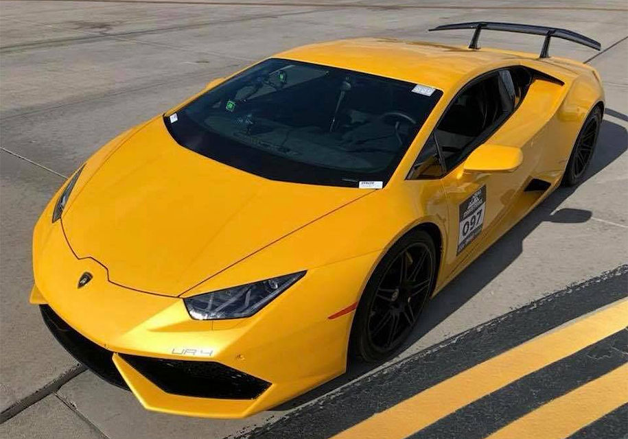Суперкар Lamborghini Huracan установил новый мировой рекорд в дрэг-рейсинге.