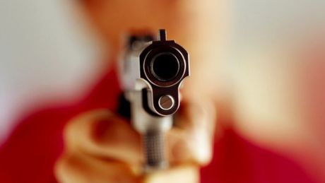 Pistolarul de la grădiniţă va fi plasat în arest pentru 30 de zile. Foto: fetelestiu.ro