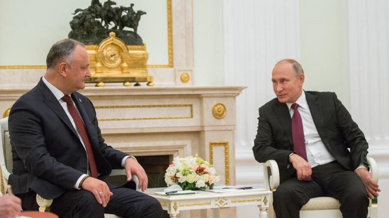 Президент РМ Игорь Додон поздравил с днем рождения президента РФ Владимира Путина.