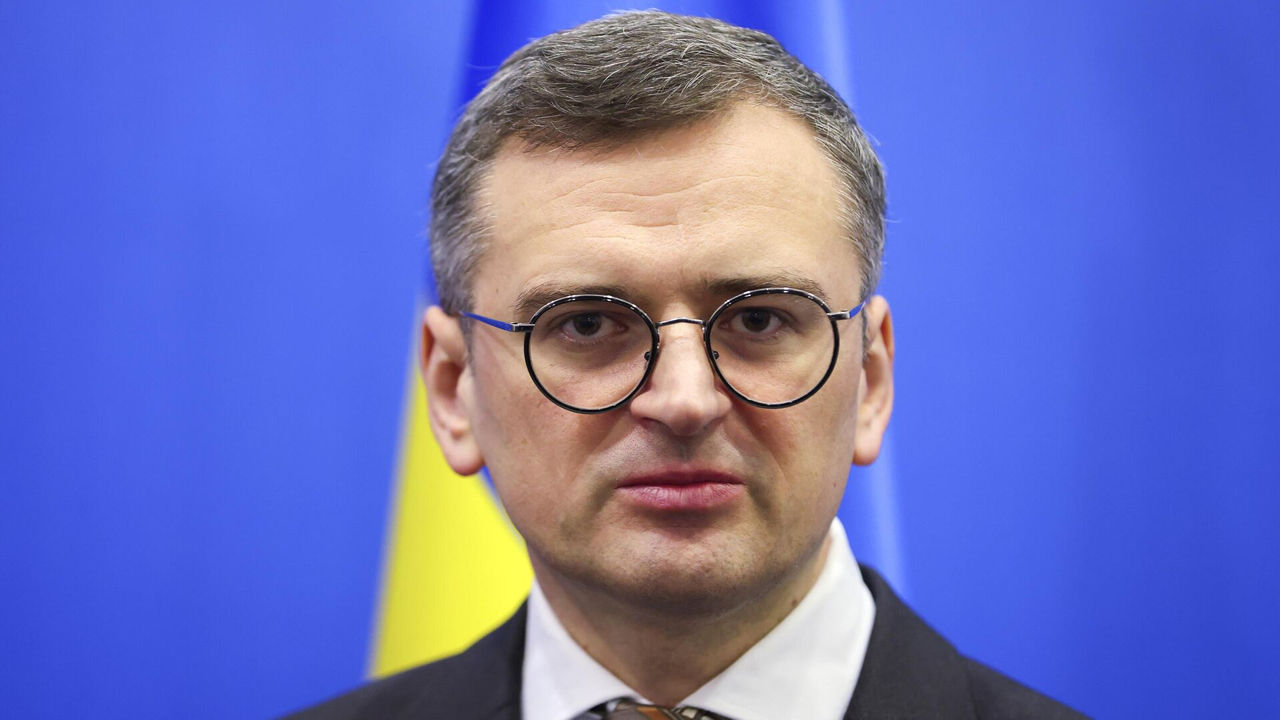 Кулеба опроверг слухи о "сорванном мирном соглашении" Украины и РФ весной 2022 года.