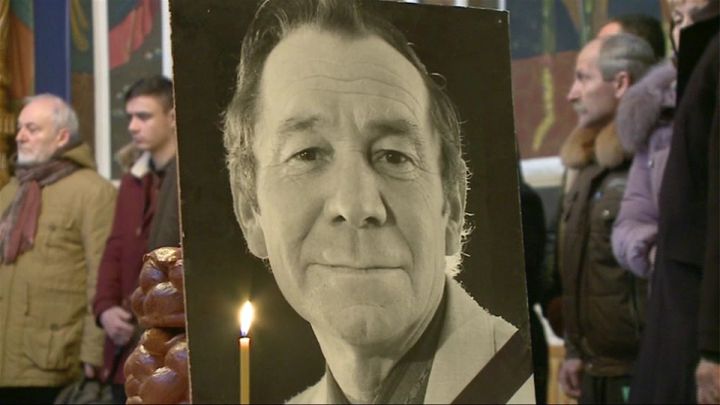 Marele actor Mihai Curagău a fost petrecut pe ultimul drum în ropote de aplauze.