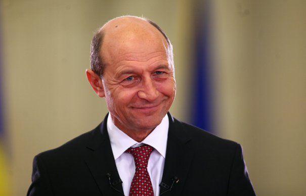 Igor Dodon a semnat marţi decretul prin care i-a retras cetăţenia moldovenească lui Traian Băsescu. Foto: evz.ro