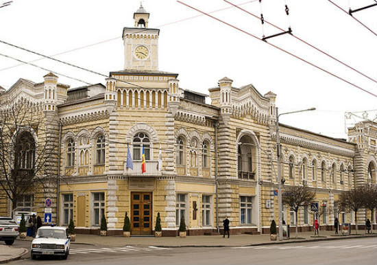 Экс-глава Управления строительства отвергает обвинения в плохом руководстве.