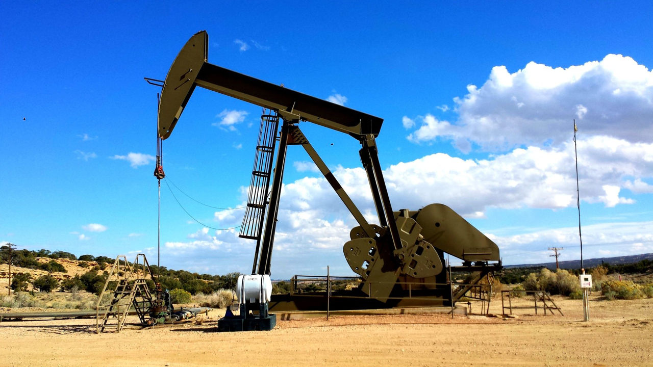 Brent подешевела до $104,5 за баррель.