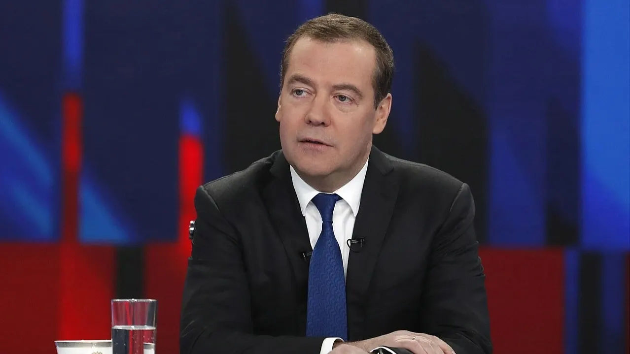 Medvedev: Permisiunea NATO de a doborî dronele rusești ar însemna război cu Rusia.