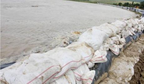 Nouă gospodării din oraşul Comrat au fost inundate. Foto: dse.md
