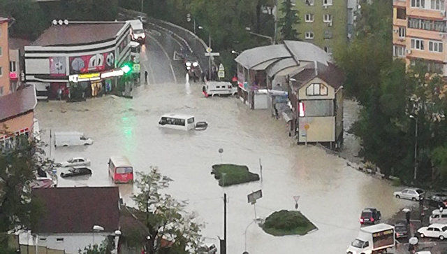 В Туапсе почти 70 тысяч человек остались без водоснабжения.