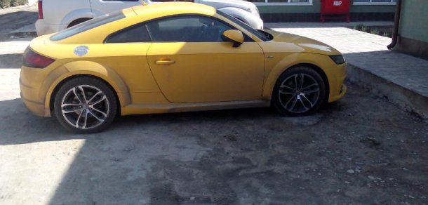 Un rus a încercat să scoată din RM peste 40 000 de $ cu un Audi TT. Foto: border.gov.md