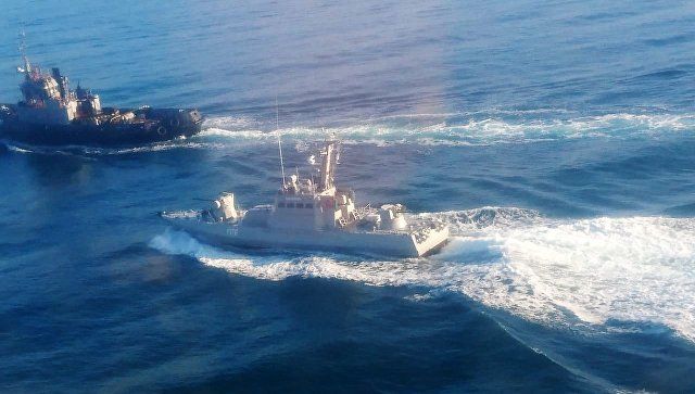 Украина отправила подкрепление к трем кораблям в Черном море.