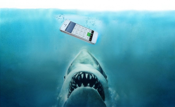Deşi ar putea părea incredibil, un iPhone a fost perfect funcţional după ce a stat în ocean timp de 82 de zile. Cum a rezistat acel iPhone sub apă? Datorită unei carcase.