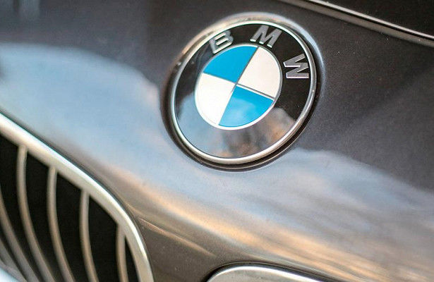 Опубликованы первые фотографии нового электрокара BMW i4.
