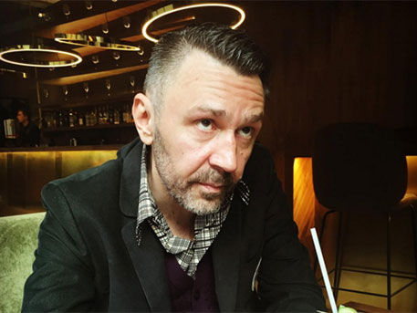 На третьем месте оказался лидер группы «Ленинград» Сергей Шнуров.