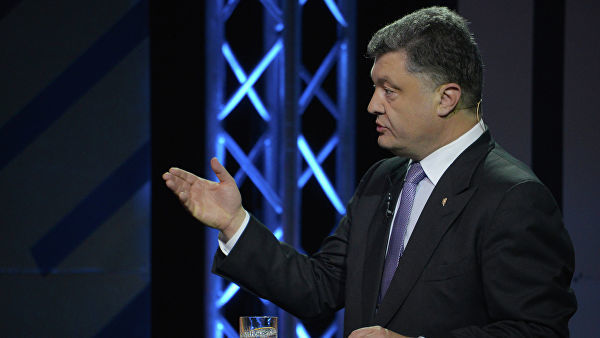 Порошенко призвал советника Зеленского покинуть его штаб.