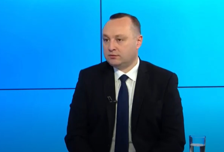 Депутат от Партии социалистов Влад Батрынча.