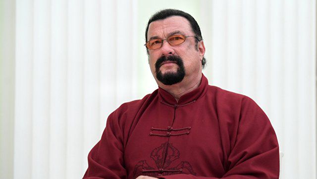 Актер Стивен Сигал стал индивидуальным предпринимателем в России.