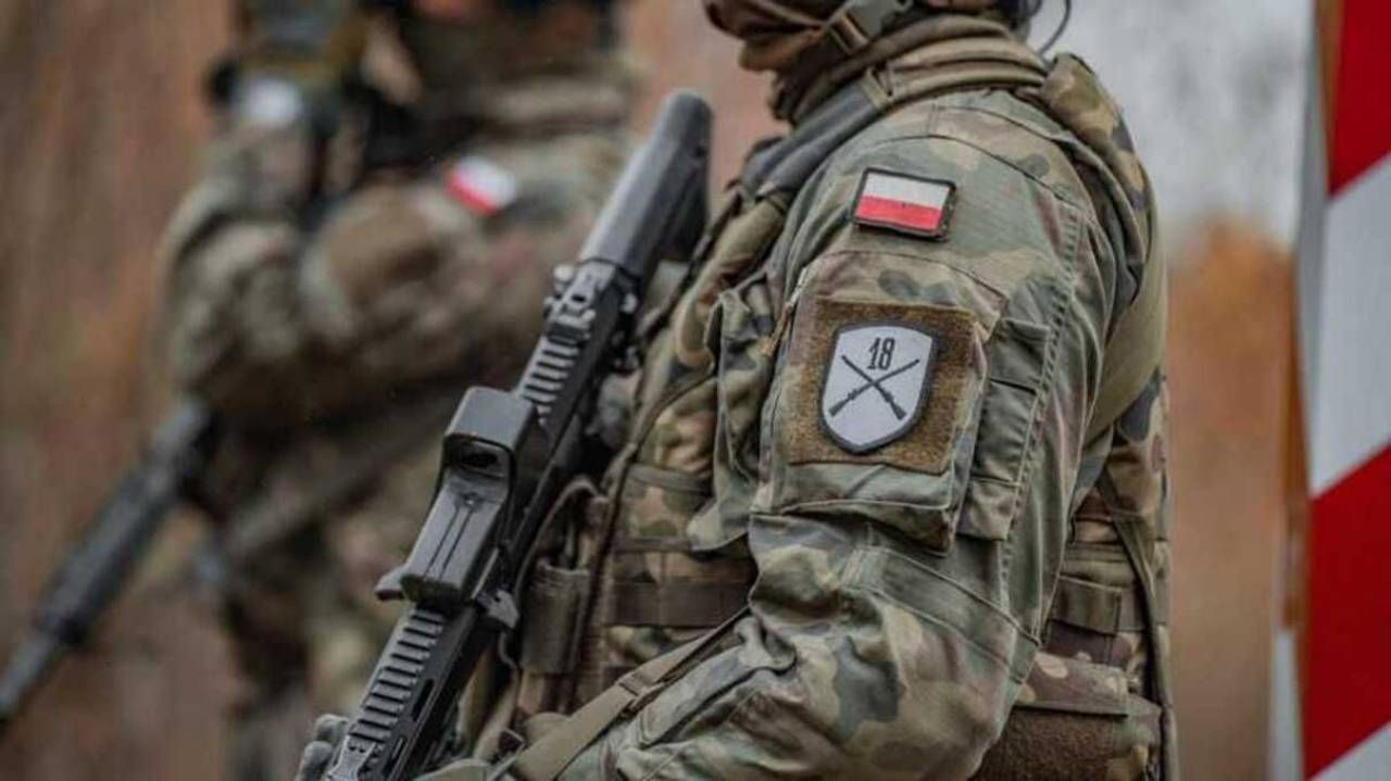 Польша отправит 2 тысячи военных для укрепления границы с Беларусью.