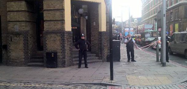 Alertă teroristă la Londra, zona a fost imediat evacuată. Foto: Jack Waterman / Twitter