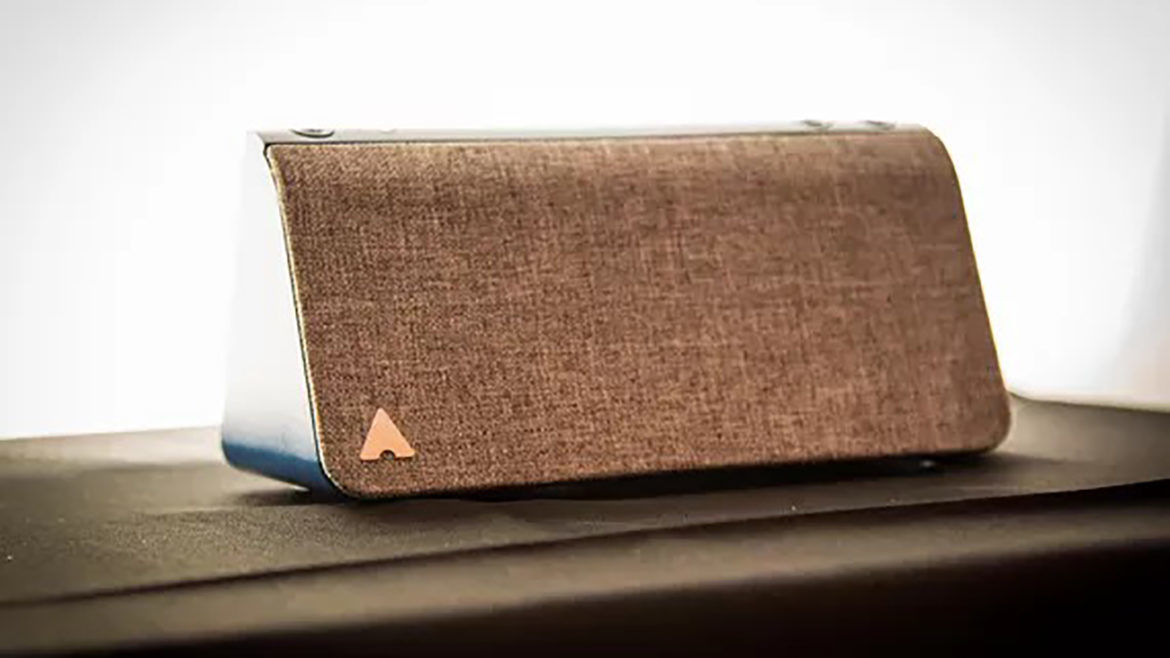 Un gadget care sperie jefuitorii cu siguranţă va ajunge un must-have printre adepţii locuinţelor moderne. 