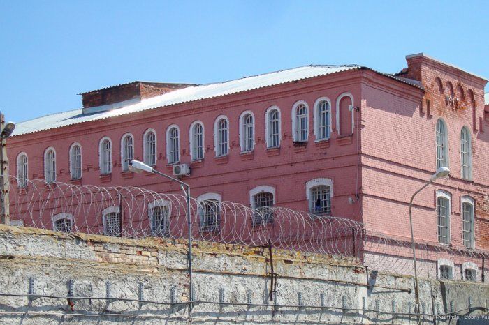 Узники «Владимирского централа» пожаловались на пытки музыкой.