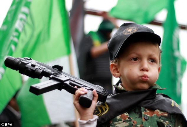Viktor Orban vrea să introducă "educația militară" în școli