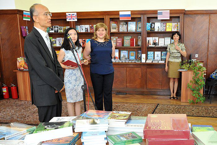 В рамках книжного салона Bookfest в Кишиневе прошли Дни посольств.