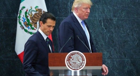 Președintele american Donald Trump și-a menținut vineri criticile la adresa Mexicului.